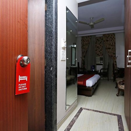 Hotel O Mid Town Дели Экстерьер фото
